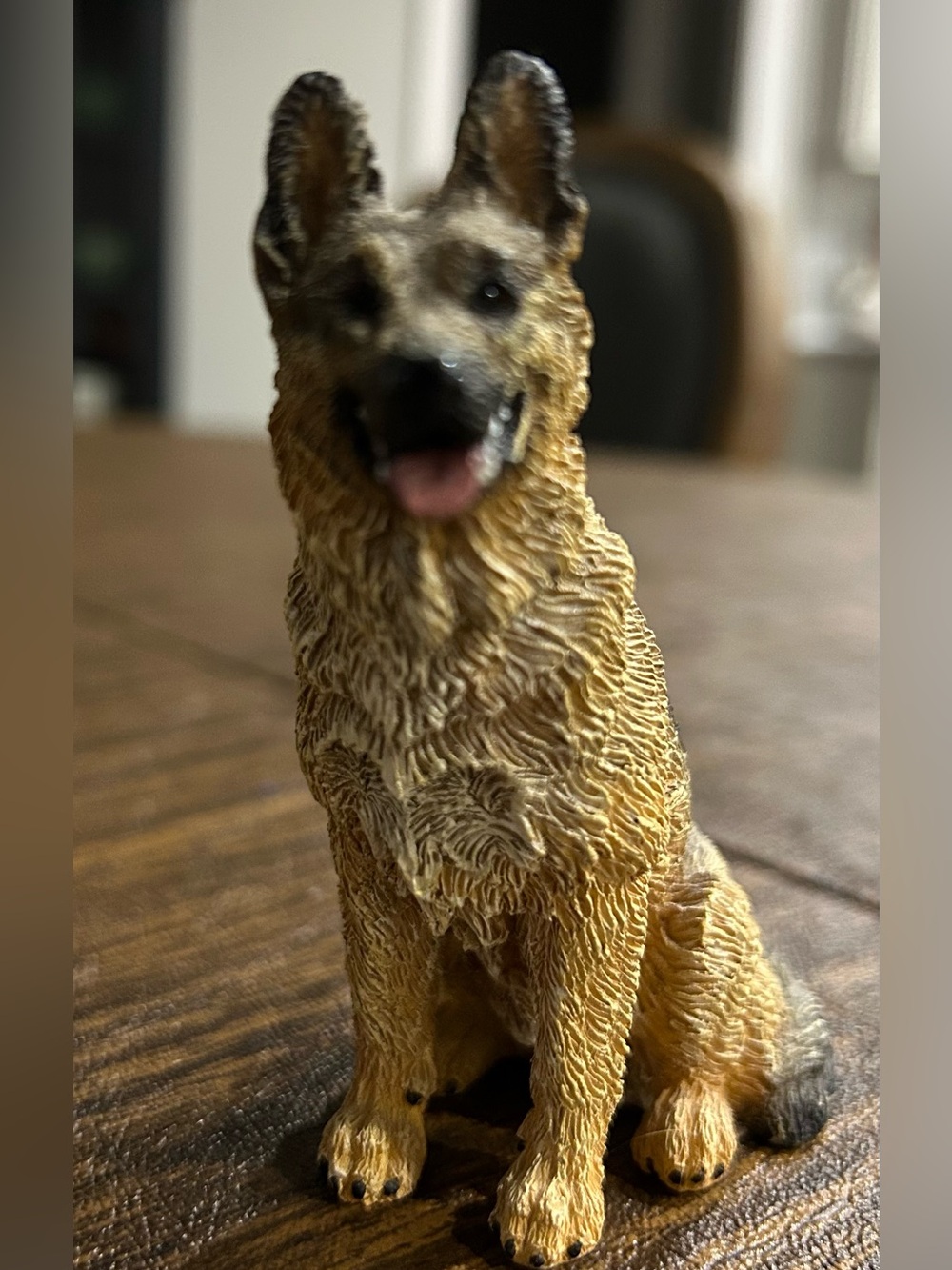 Hand-Painted German Shepherd Sculpture in Brown and Black - Picture 2 of 7